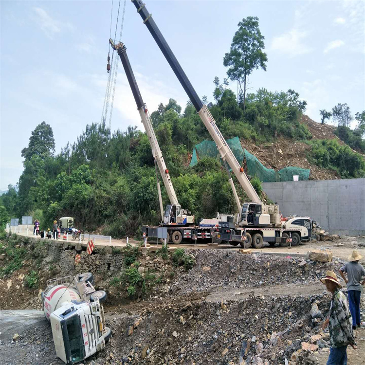 邱县汽车掉沟里叫吊车救援要多少钱